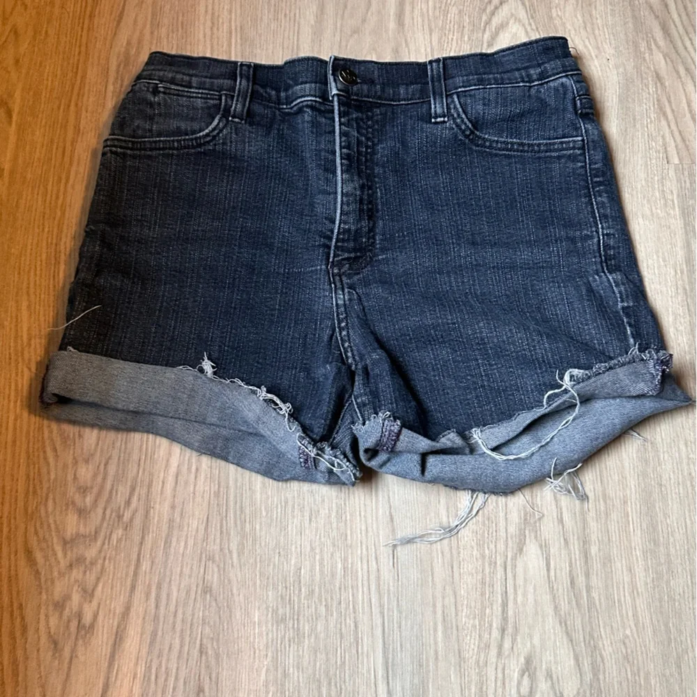 NYDJ Dark Wash Lift Tuck Technology Denim cut-off Shorts with a cuffed hem